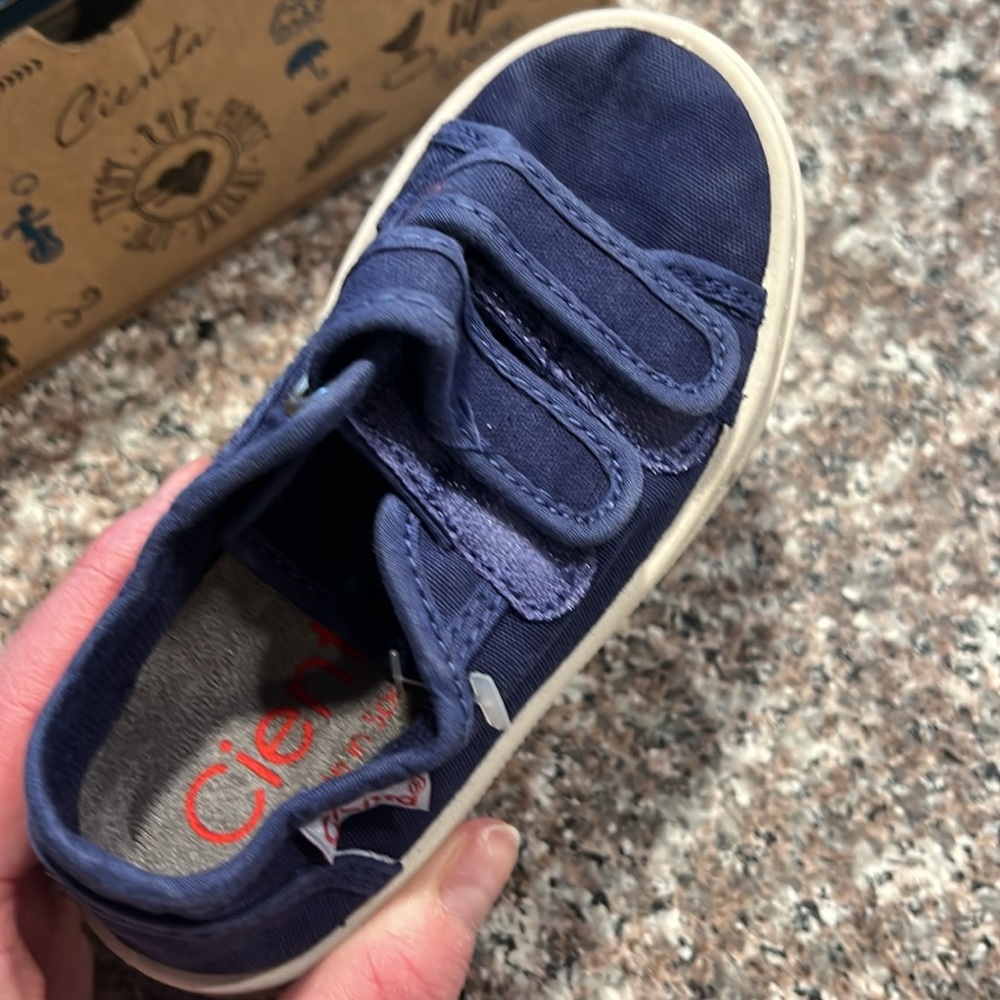 Cienta Kids Shoes NWT-  plastic tag still on paper tag came off- never worn